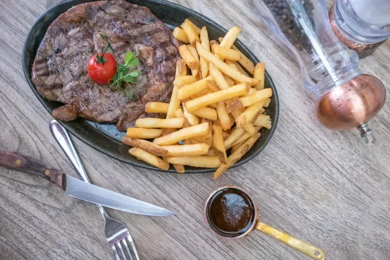 A plate of steak and chips served at The Holly Bush.